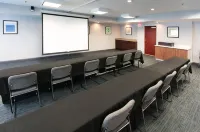 Holiday Inn Express & Suites CINCINNATI SE NEWPORT by IHG - parking