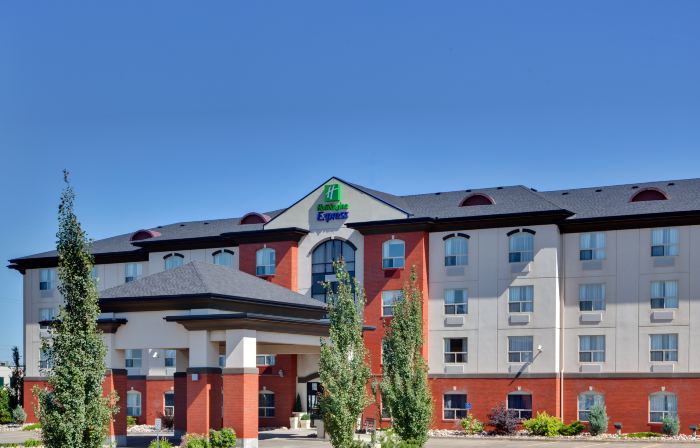 Holiday Inn Express & Suites SHERWOOD PARK-EDMONTON AREA by IHG