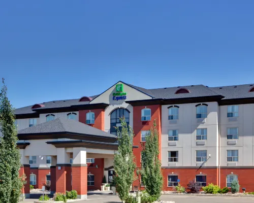 Holiday Inn Express & Suites SHERWOOD PARK-EDMONTON AREA by IHG Hotels near Northeast Edmonton