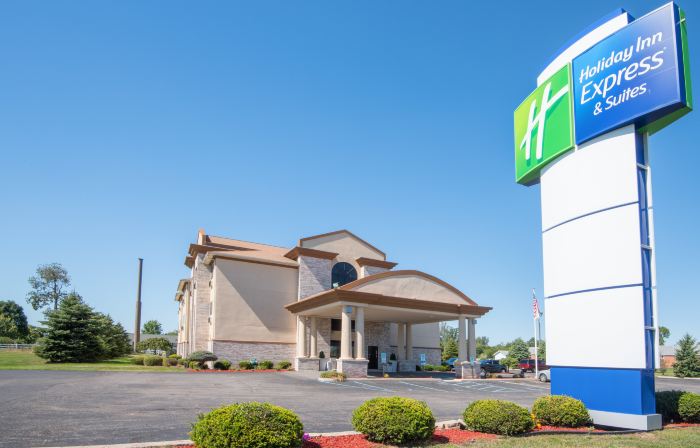 Holiday Inn Express & Suites WAUSEON by IHG