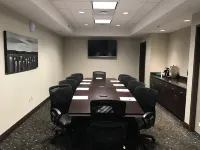 Holiday Inn Express & Suites MORTON PEORIA AREA by IHG - parking