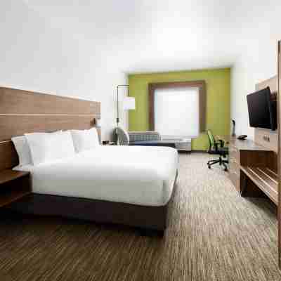 Holiday Inn Express & Suites Oakhurst-Yosemite Park Area Rooms