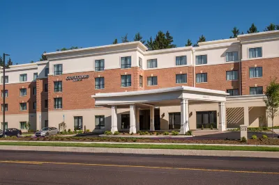 Courtyard Hershey Chocolate Avenue Hotels near Walmart Supercenter