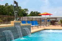 La Quinta Inn & Suites by Wyndham Brunswick/Golden Isles - Pools