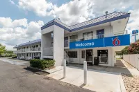 Motel 6 Norcross, GA - Atlanta Northeast - Kolam Renang