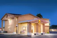 Super 8 by Wyndham Temple S. General Bruce - Pools