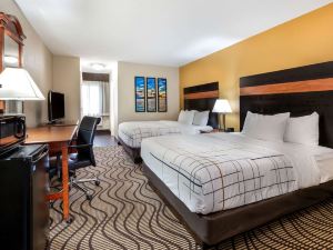 La Quinta Inn by Wyndham Sandusky Near Cedar Point