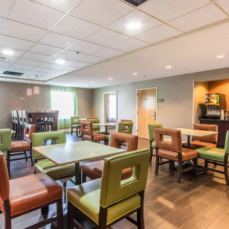 Comfort Suites
