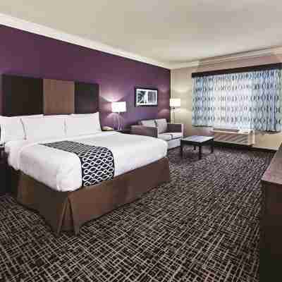 La Quinta Inn & Suites by Wyndham Corpus Christi-N Padre Isl Rooms