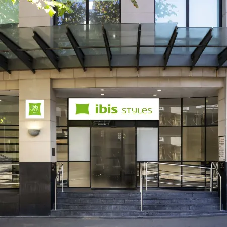 Ibis Styles Sydney Central Отели рядом с достопримечательностью «Железнодорожный вокзал Серкулар-Ки»