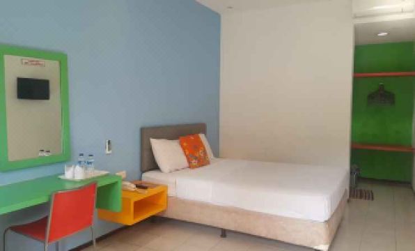 Hotel Surya Indah - Housity