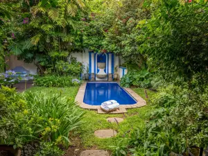 Casa Encantada by Porta Hotels