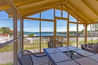 Half Moon Motel & Cottages Hotels in Laconia