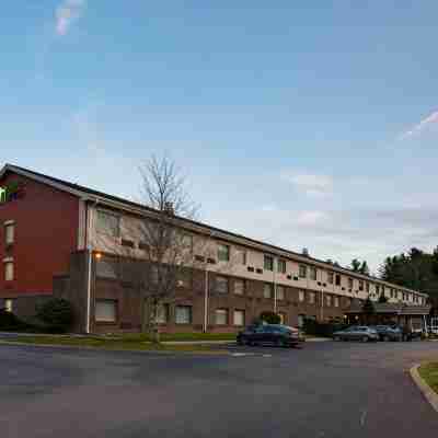 Holiday Inn Express Blowing Rock South Hotel Exterior