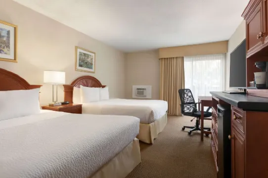 Days Inn by Wyndham London Hotels in Middlesex County