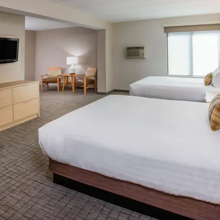 Days Inn & Suites by Wyndham Duluth by the Mall فنادق في دولوث