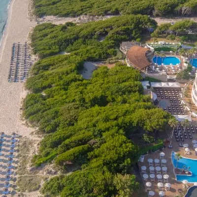 Iberostar Waves Ciudad Blanca Hotels near Hidropark