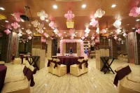Hotel Golden Grand Hotels in West Delhi