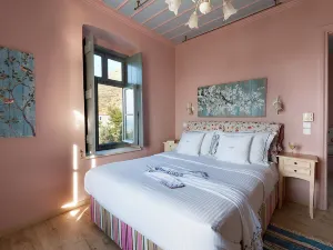 Four Seasons Hydra Luxury Suites