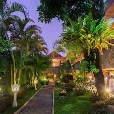 Puri Artha Hotel Hotel Exterior
