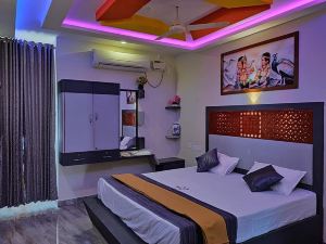 Hotel Panchavarnaa