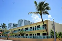 Diane Oceanfront Suites