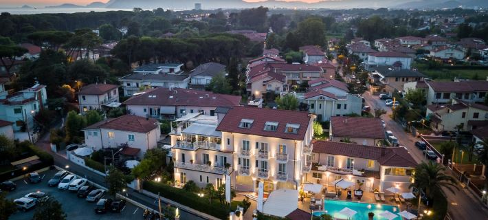Hotel Luna Các khách sạn ở Massa