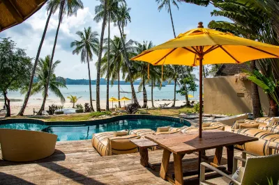 Tolani Resort Koh Kood Các khách sạn gần Bang Bao Beach