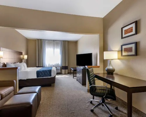 Comfort Inn & Suites Waterloo - Cedar Falls Hotels in Waterloo