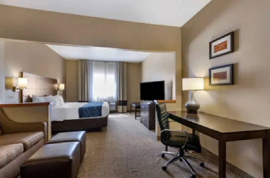 Comfort Inn & Suites Waterloo - Cedar Falls Hotel a 