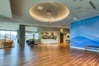 Holiday Inn Express & Suites CHARLOTTE - SOUTH END by IHG - موقف سيارات