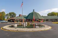 Round Barn Lodge Hotels near Stage Stop