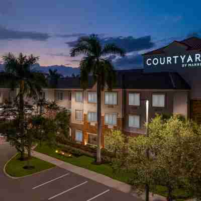 Courtyard Sarasota at University Town Center Hotel Exterior