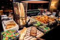 Campanile Reims Sud - Bezannes - breakfast