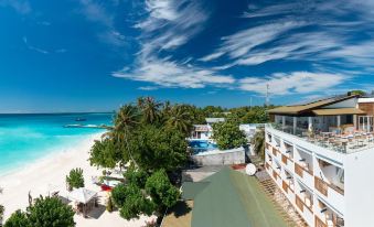 Luau Beach Inn, Maldives