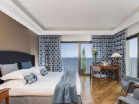 ホテル ロイヤル コンチネンタル ナポリのホテル