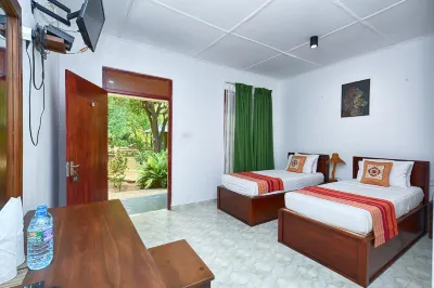 Jays Holiday Resort Hotels near Seehela Gammanaya Elahera