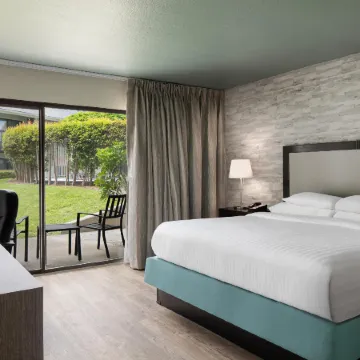 Carlsbad by the Sea Hotel Отели рядом с достопримечательностью «Флауэр Филдс»