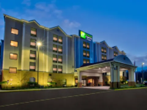 ホリデイ イン エクスプレス ホテル & スイーツ ドーバー by IHG ドーバーのホテル