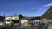 Chase Country Inn Hotels in Sun Peaks
