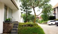 Mutiara Home Villa Hotels in Samarang