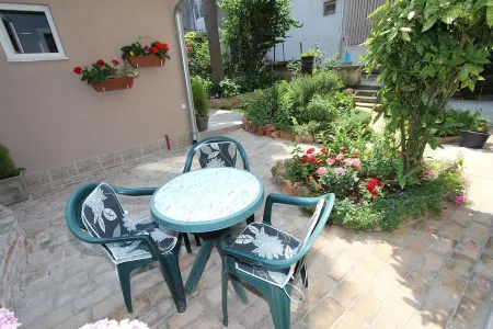 Apartments Santin Отели рядом с достопримечательностью «Campsite Amarin»