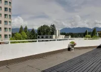 Rosellen Suites at Stanley Park - Bergblick