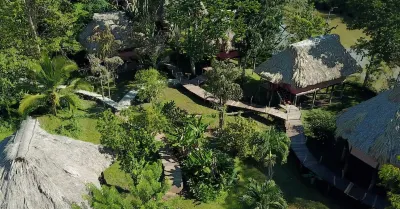 Cotton Tree Lodge Hotel di Jacinto Ville