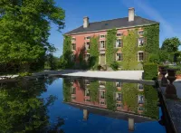 Chateau de Courban et Spa Nuxe Hotels in Courban