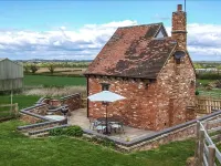 Owl Cottage Hotels in Southam