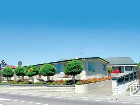 Blue Dolphin Motel