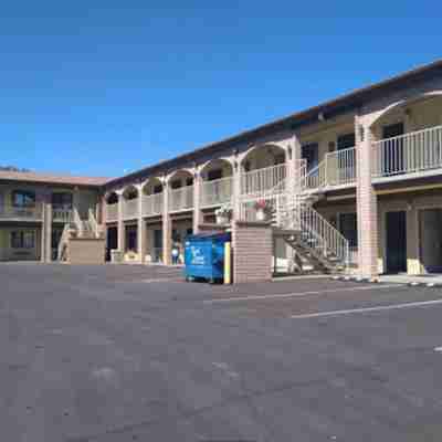 Days Inn by Wyndham Winnemucca Hotel Exterior