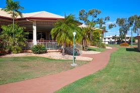 Western Heritage Motor Inn