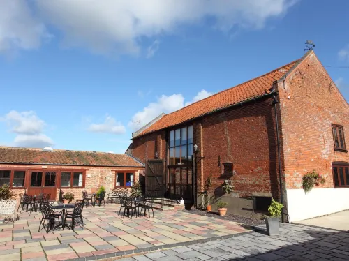 Dairy Barns Hotels in Bacton